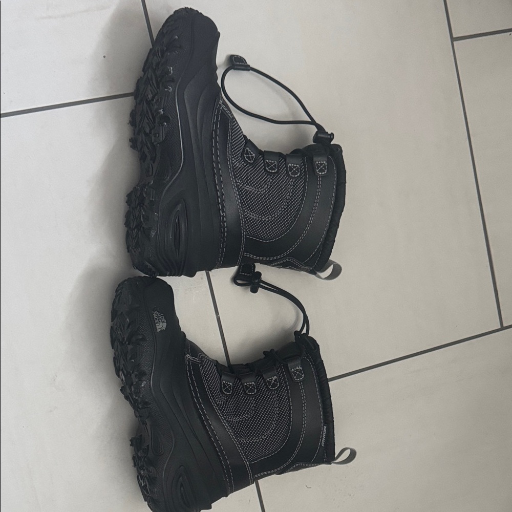 Kids Northface size 13 Black Winter Boots